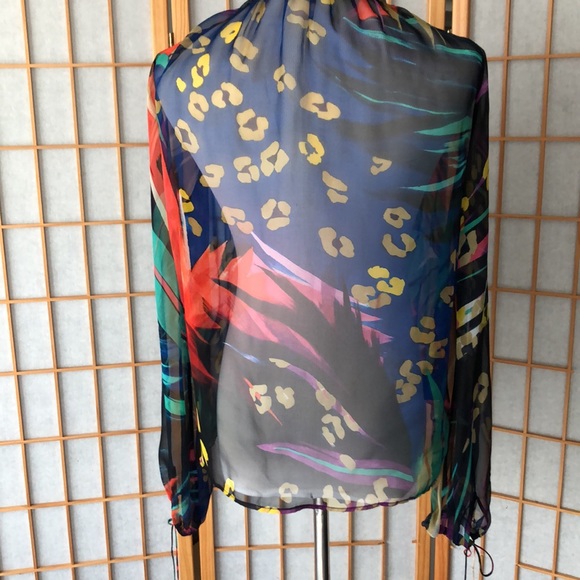 Salvatore Ferragamo Silk Sheer blouse, hardly worn size 38 4/6 mixed colors - Picture 8 of 12